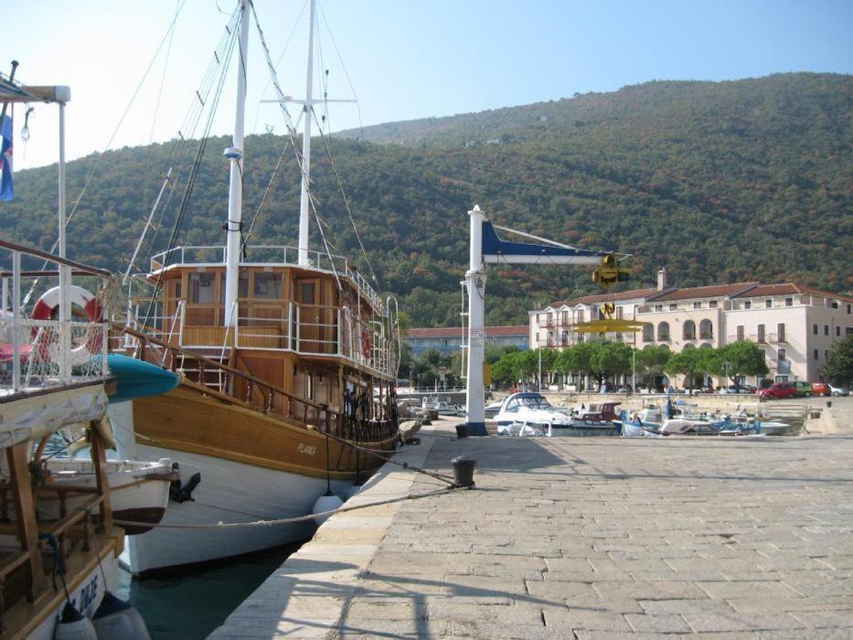 Apartments Near The Beach, With Terraces And Seaview At House B. Moscenicka Draga Exterior photo